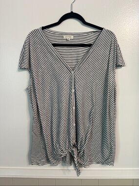 Max Studio Black & White Diagonal Stripe Button-Front Tie Hem Top 2X
